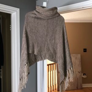 LOLE 🌸 Knitwear Poncho with Fringe Detailing EUC